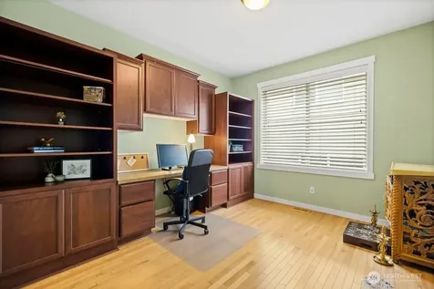 220 246th Court NE Sammamish WA 98074
