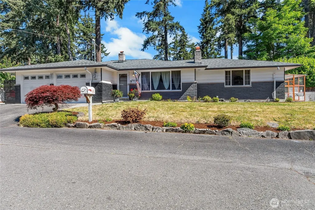 7913 Westshore Dr Drive SW Lakewood WA 98498
