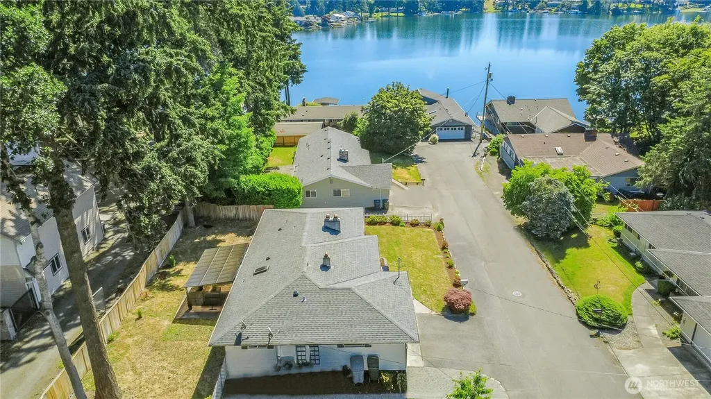 7913 Westshore Dr Drive SW Lakewood WA 98498
