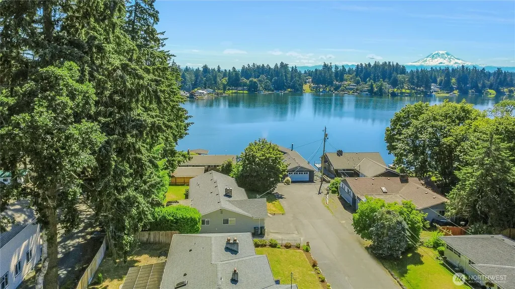 7913 Westshore Dr Drive SW Lakewood WA 98498