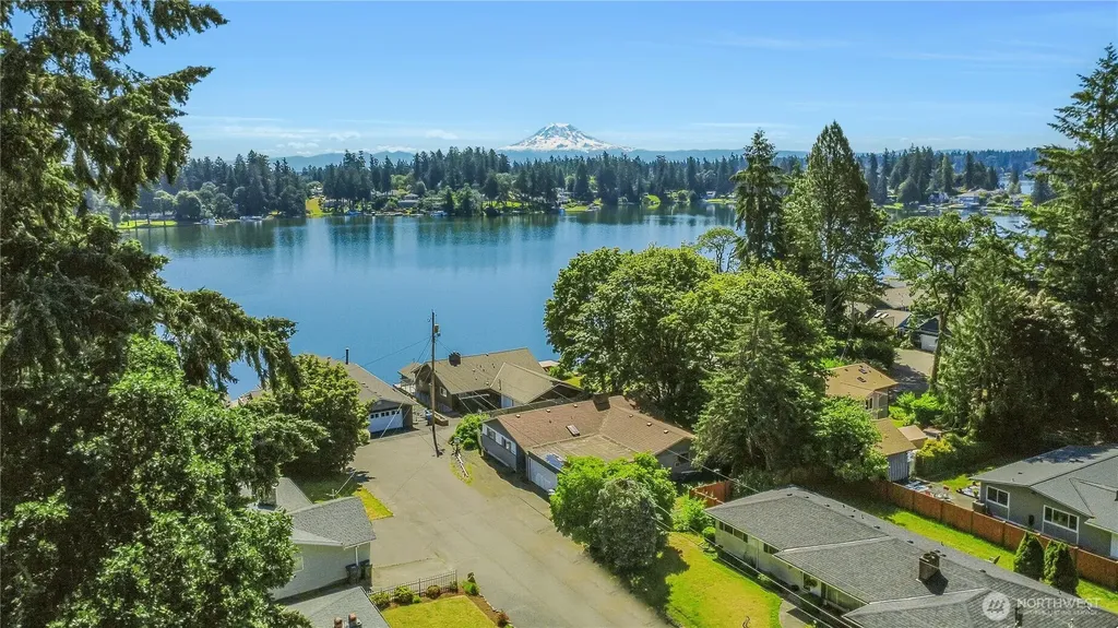 7913 Westshore Dr Drive SW Lakewood WA 98498