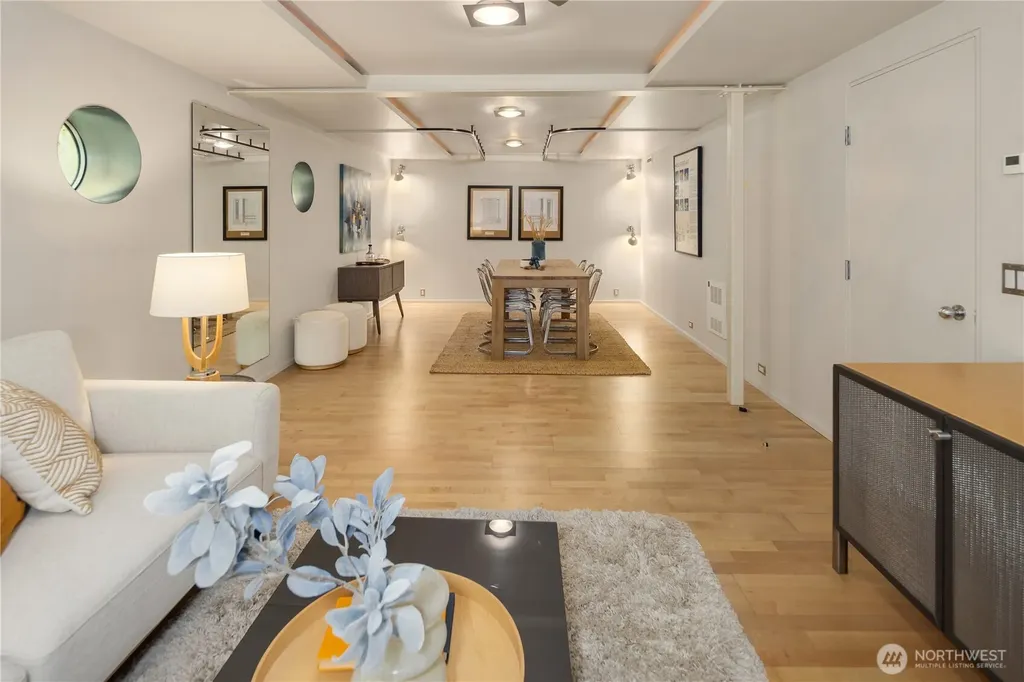 2369 Fairview Avenue E Seattle WA 98102