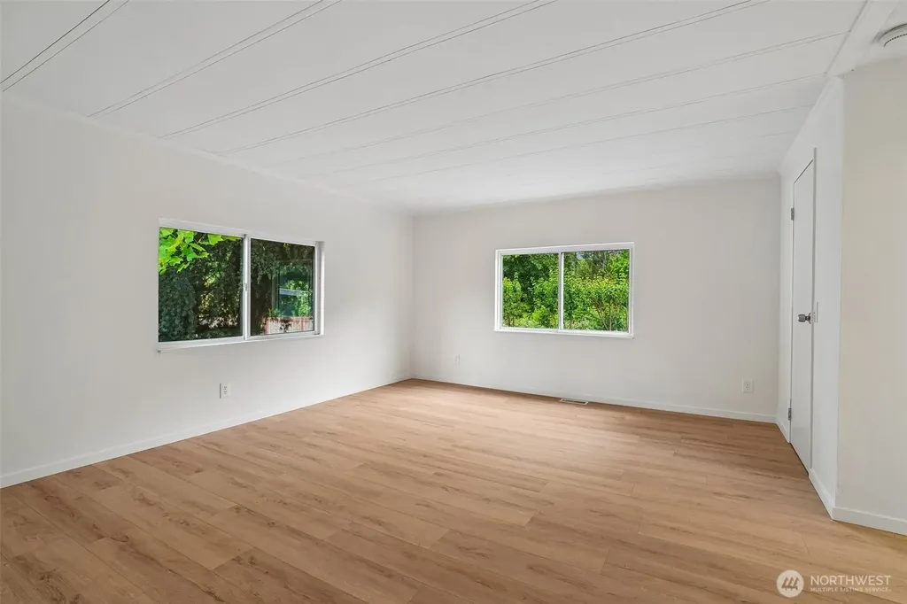 219 105th Avenue E Edgewood WA 98372