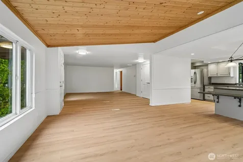 219 105th Avenue E Edgewood WA 98372