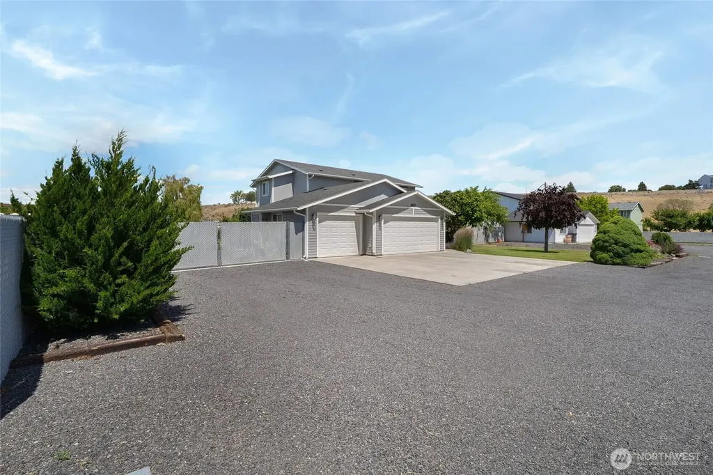 7690 Mcdougal Avenue NE Moses Lake WA 98837