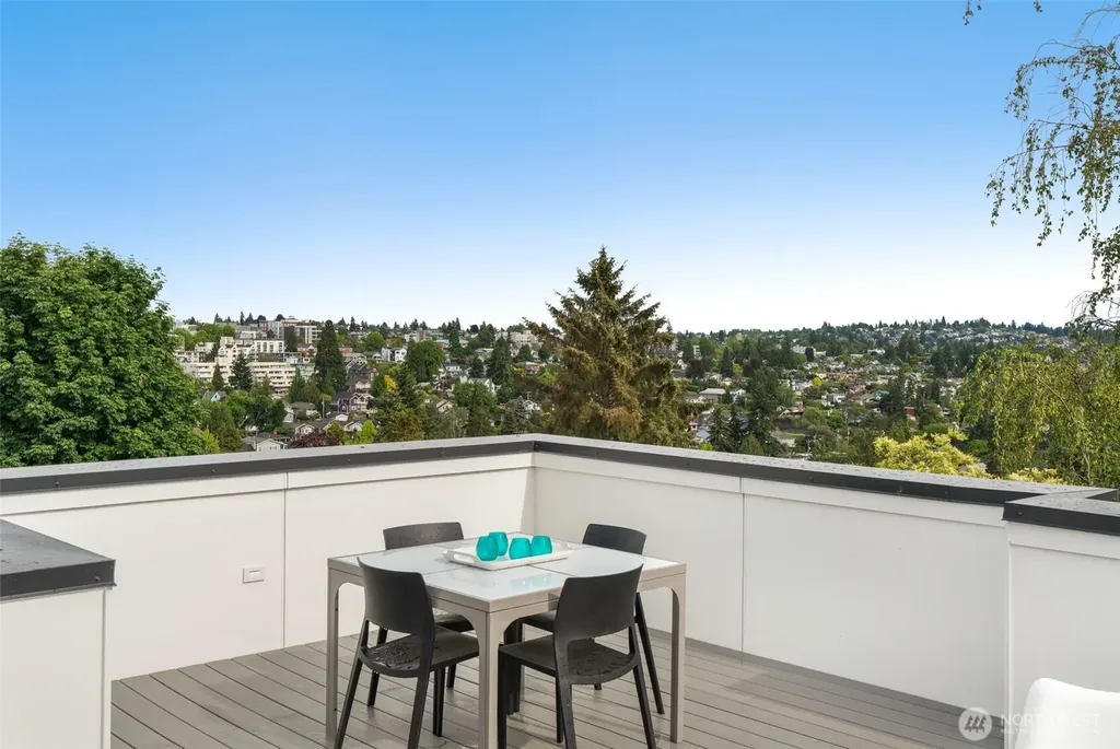 4413 50th Avenue SW Seattle WA 98116