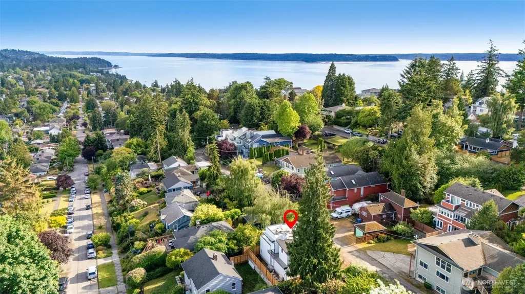 4413 50th Avenue SW Seattle WA 98116