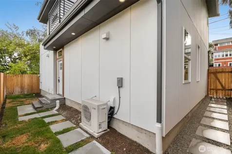 4413 50th Avenue SW Seattle WA 98116