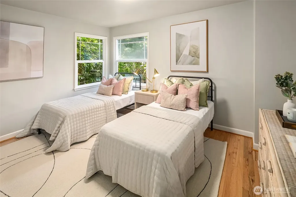 11535 40th Avenue NE Seattle WA 98125