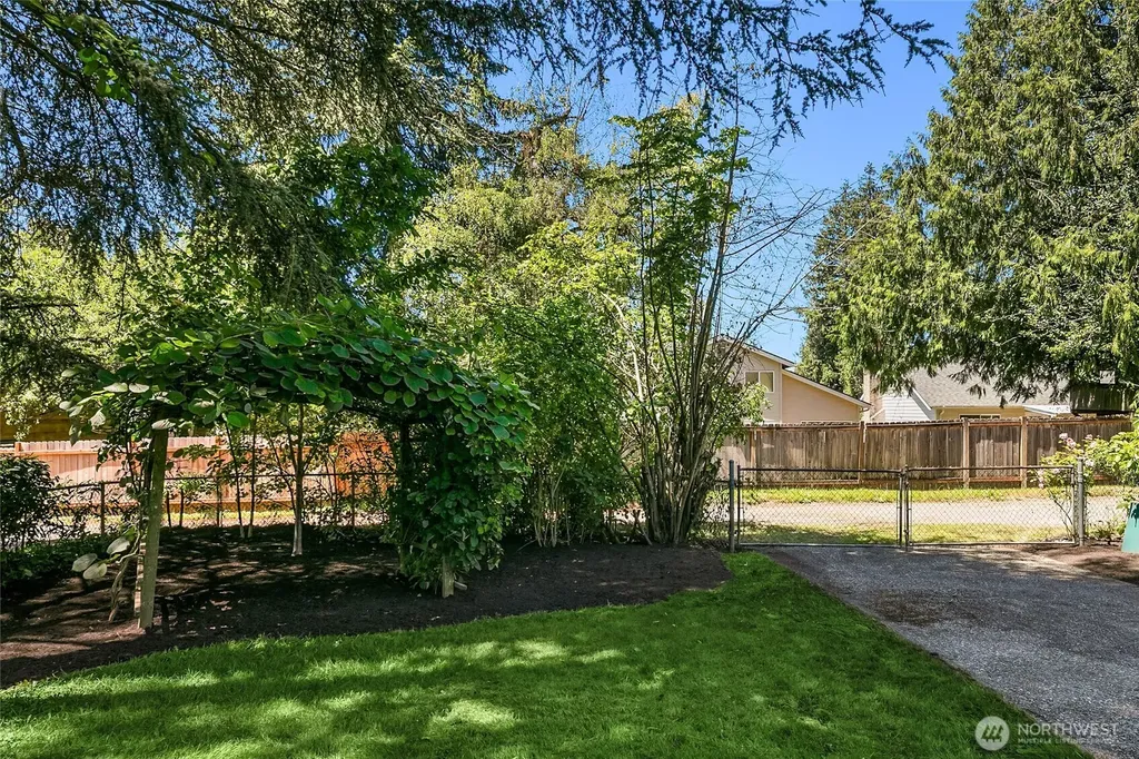 11535 40th Avenue NE Seattle WA 98125