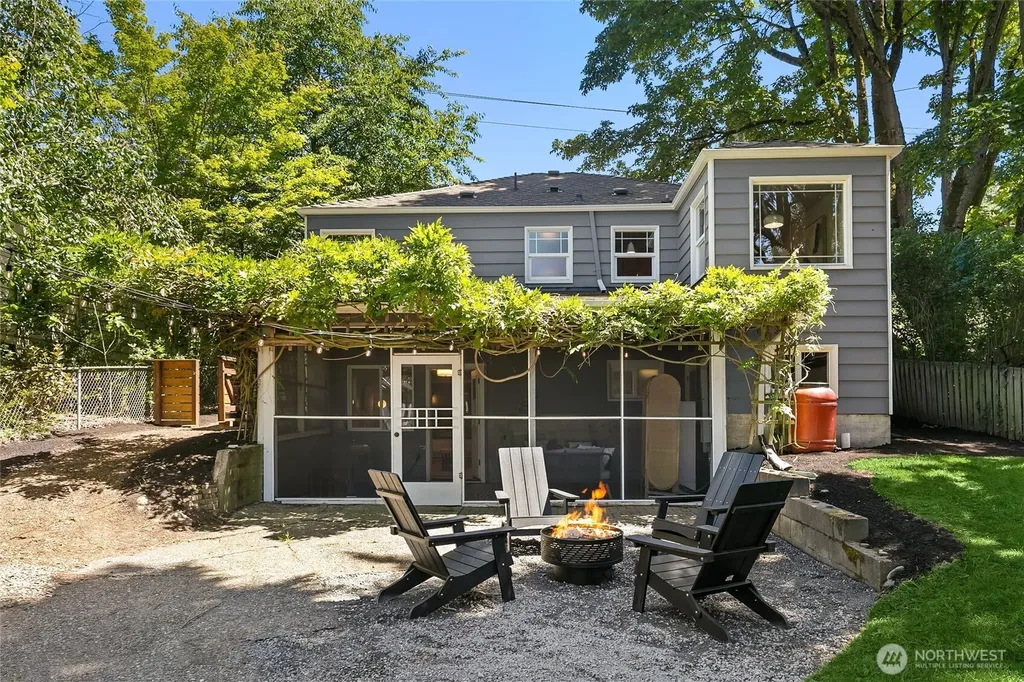 11535 40th Avenue NE Seattle WA 98125