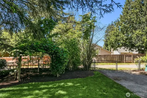 11535 40th Avenue NE Seattle WA 98125
