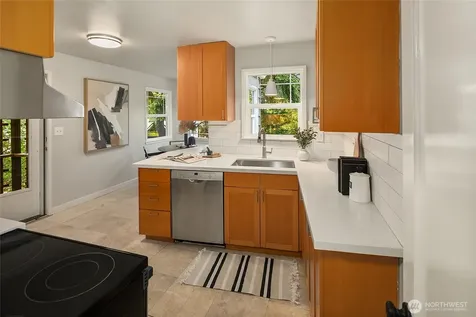 11535 40th Avenue NE Seattle WA 98125