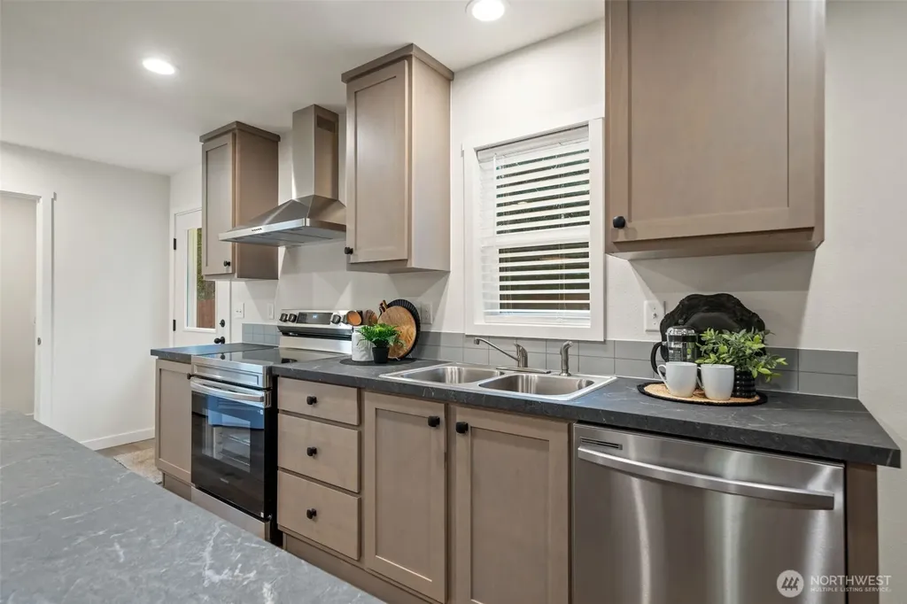 151 E Agate Drive Shelton WA 98584