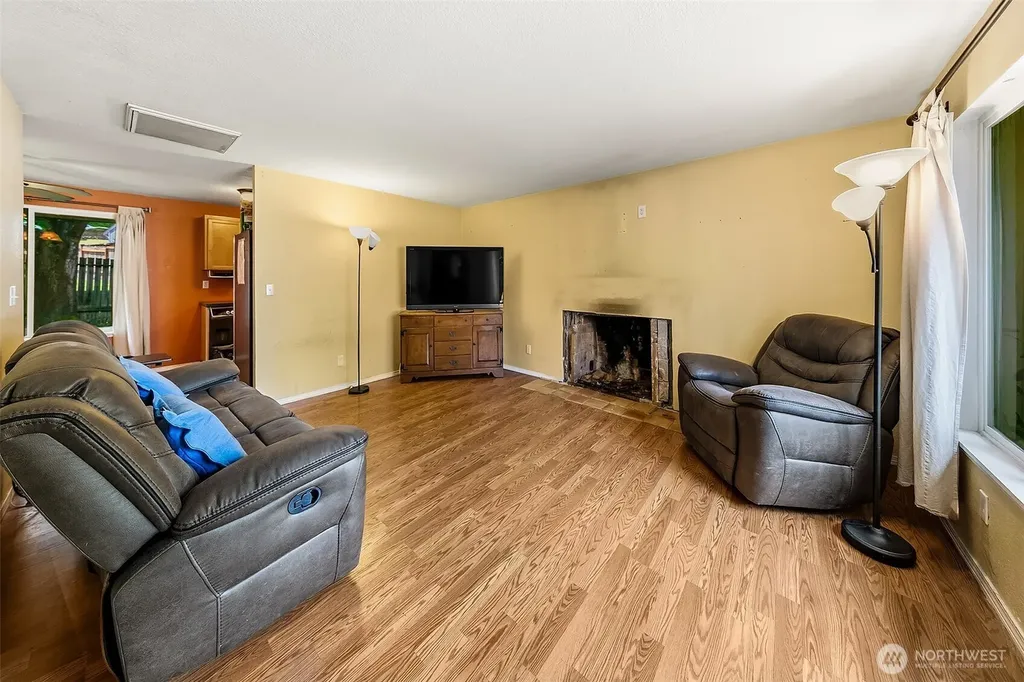 35011 27th Avenue SW Federal Way WA 98023