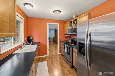 35011 27th Avenue SW Federal Way WA 98023