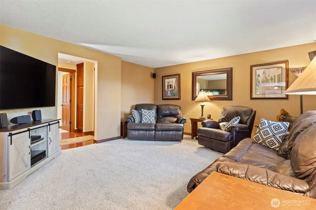 22715 Country Drive E Graham WA 98338