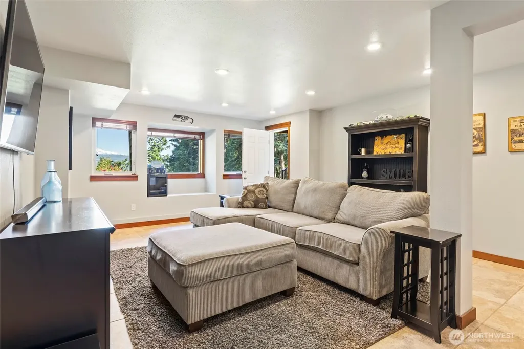 22715 Country Drive E Graham WA 98338
