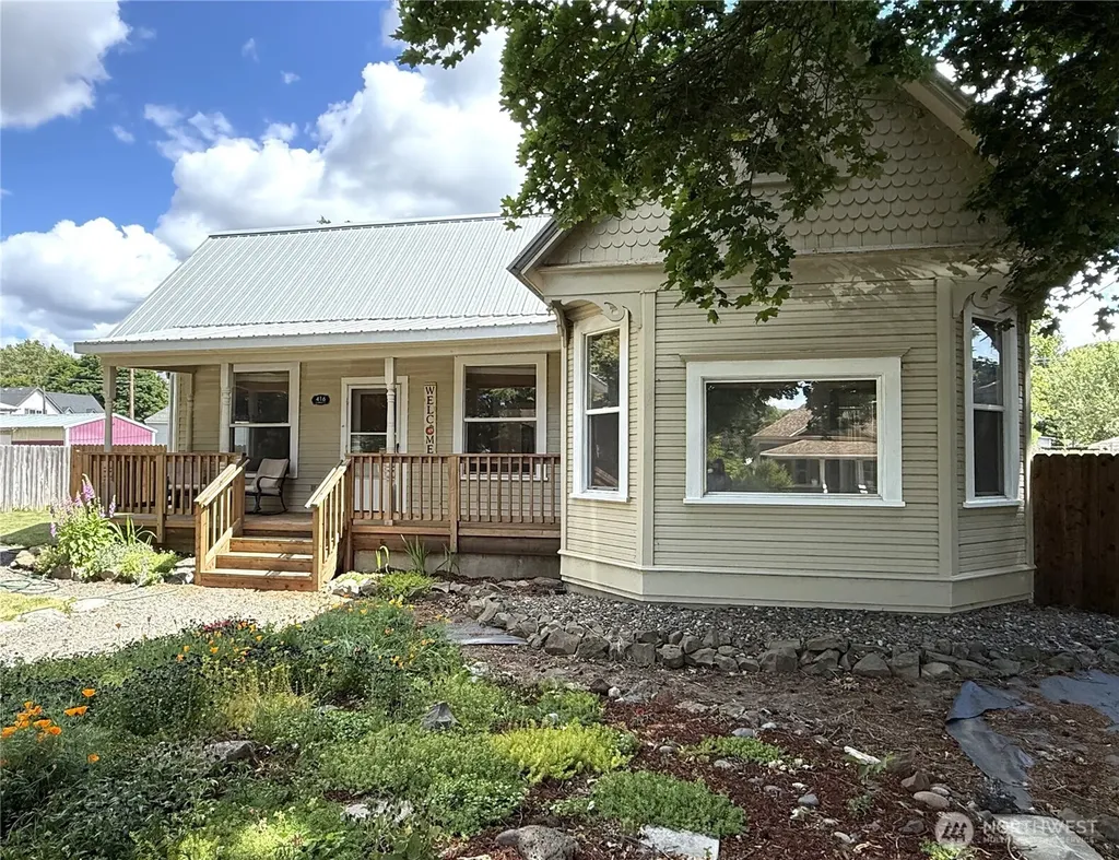 416 E Spring Street Dayton WA 99328