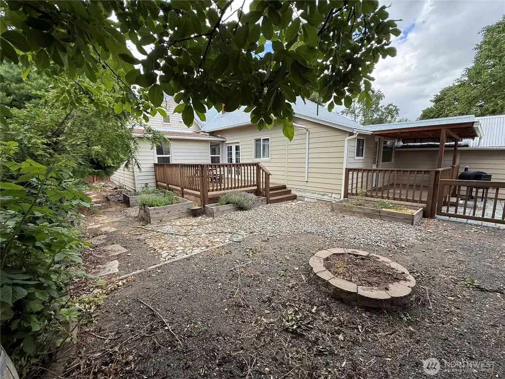 416 E Spring Street Dayton WA 99328