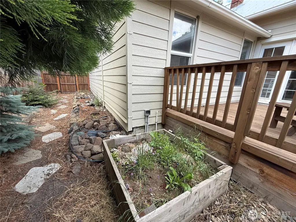 416 E Spring Street Dayton WA 99328