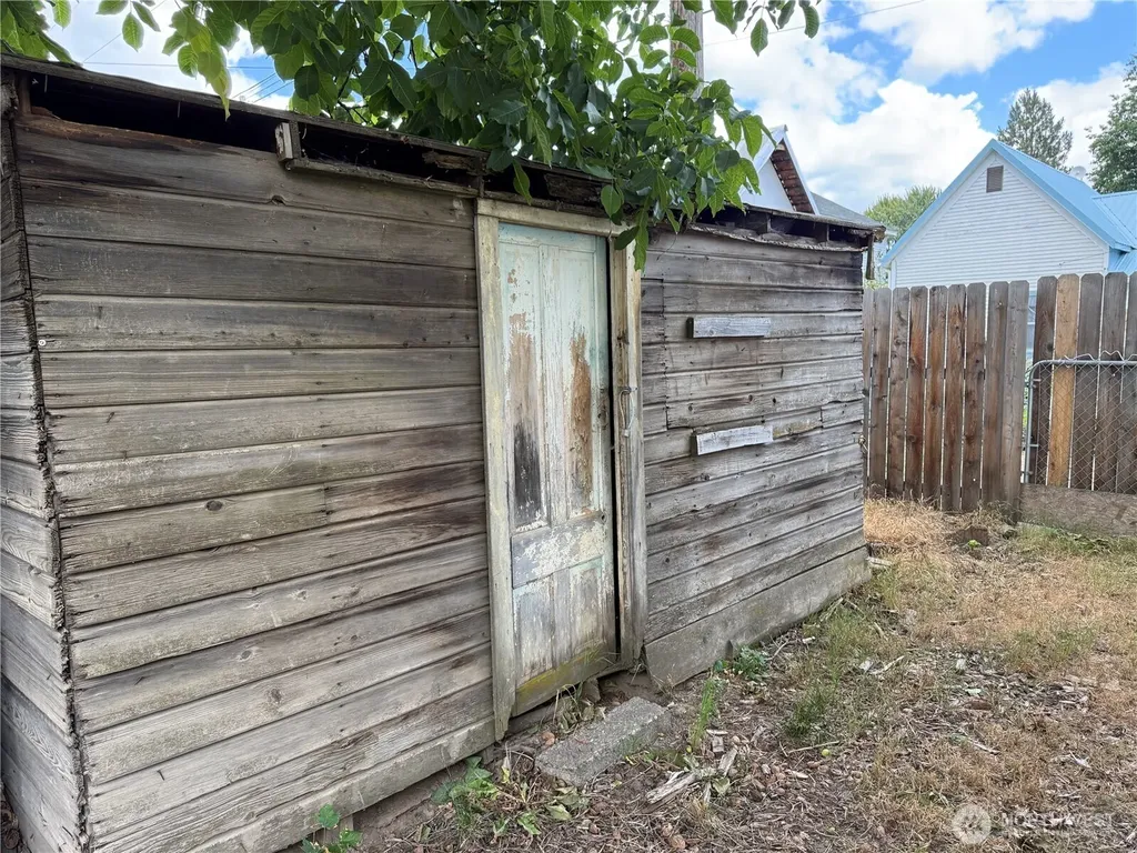416 E Spring Street Dayton WA 99328