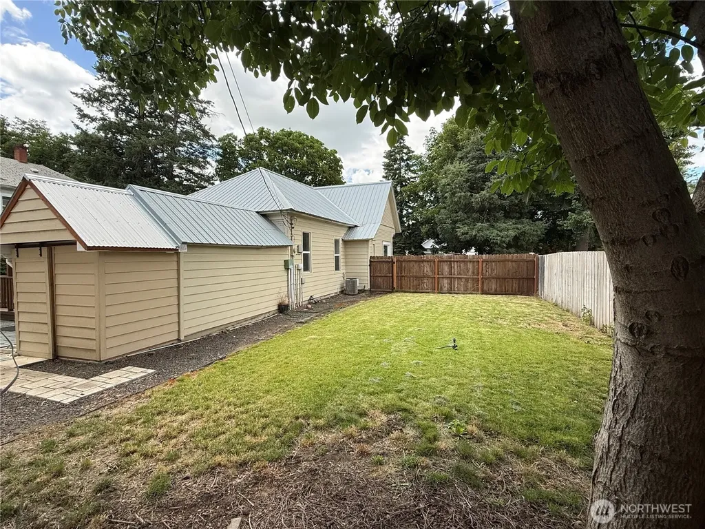416 E Spring Street Dayton WA 99328