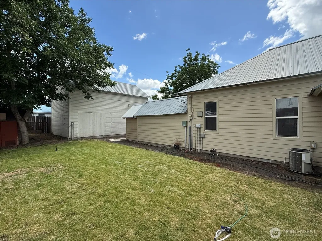 416 E Spring Street Dayton WA 99328