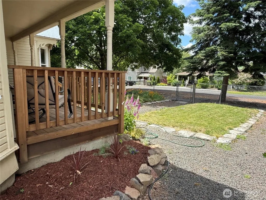 416 E Spring Street Dayton WA 99328