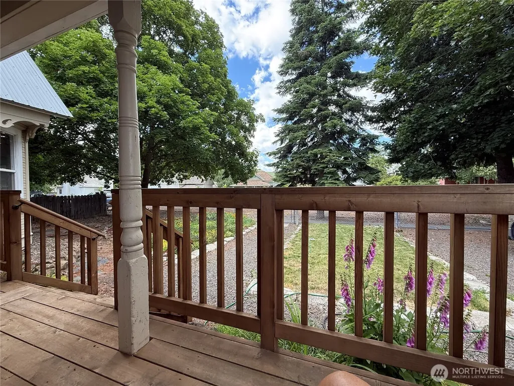 416 E Spring Street Dayton WA 99328
