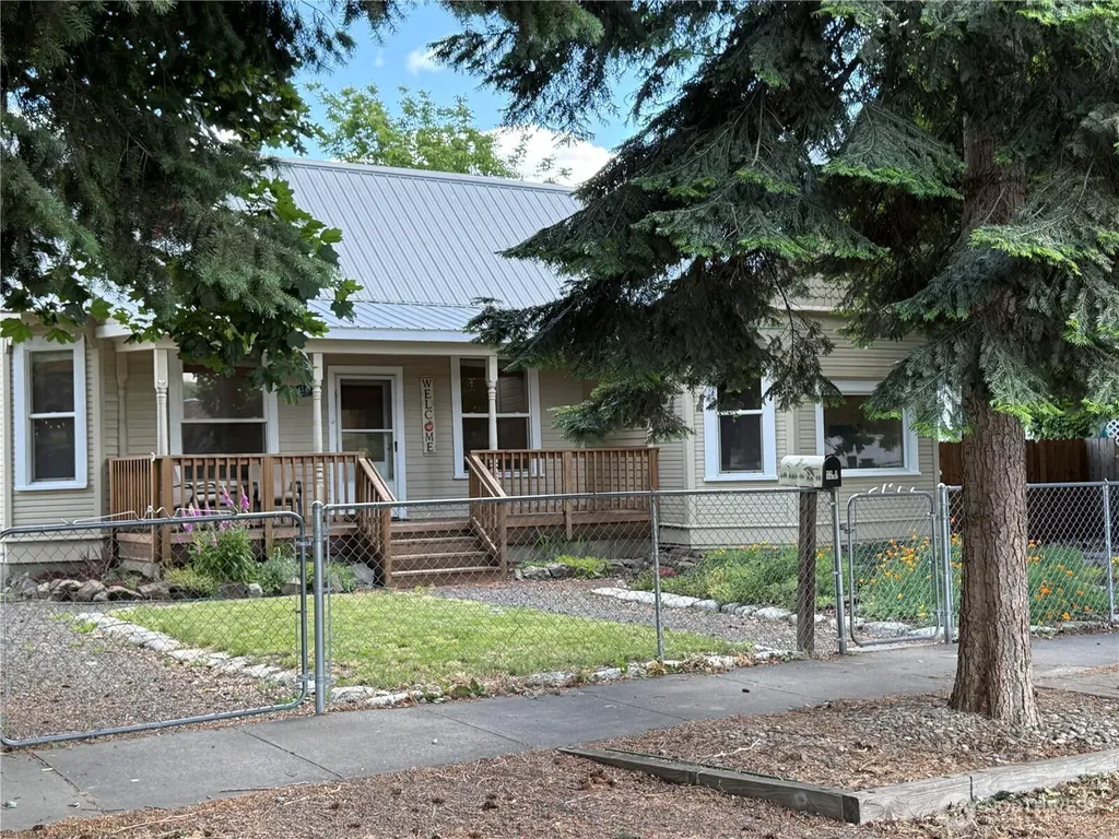 416 E Spring Street Dayton WA 99328