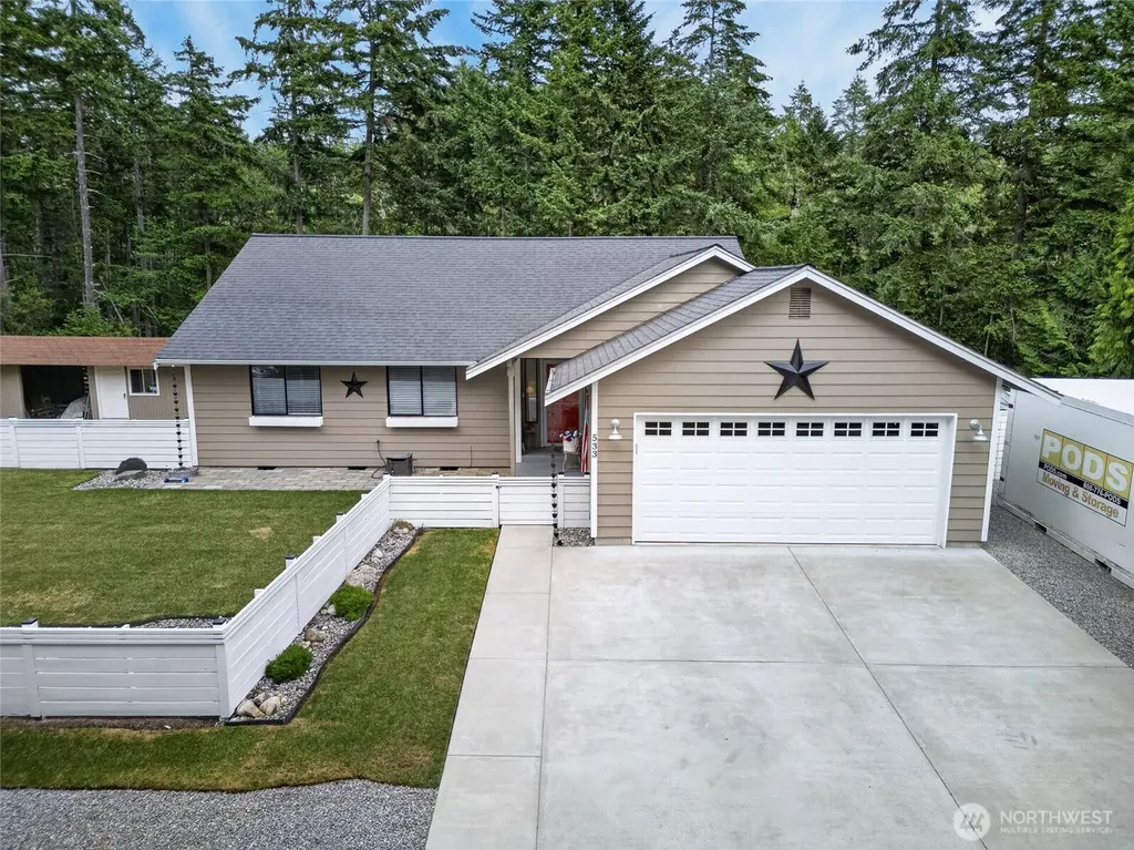 533 6th Court Fox Island WA 98333