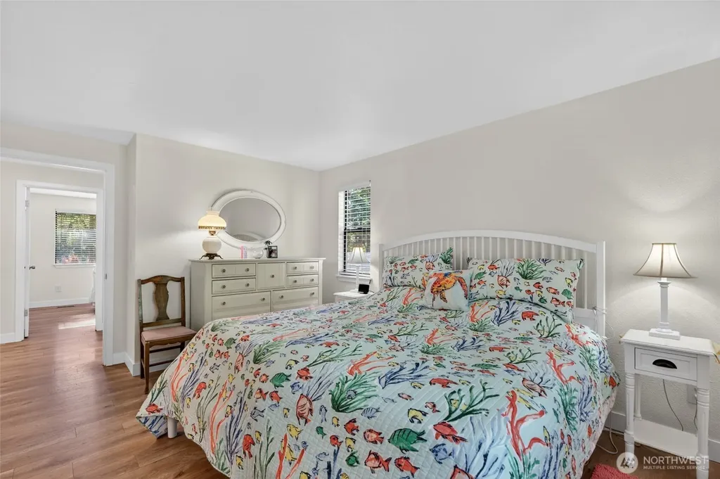 533 6th Court Fox Island WA 98333