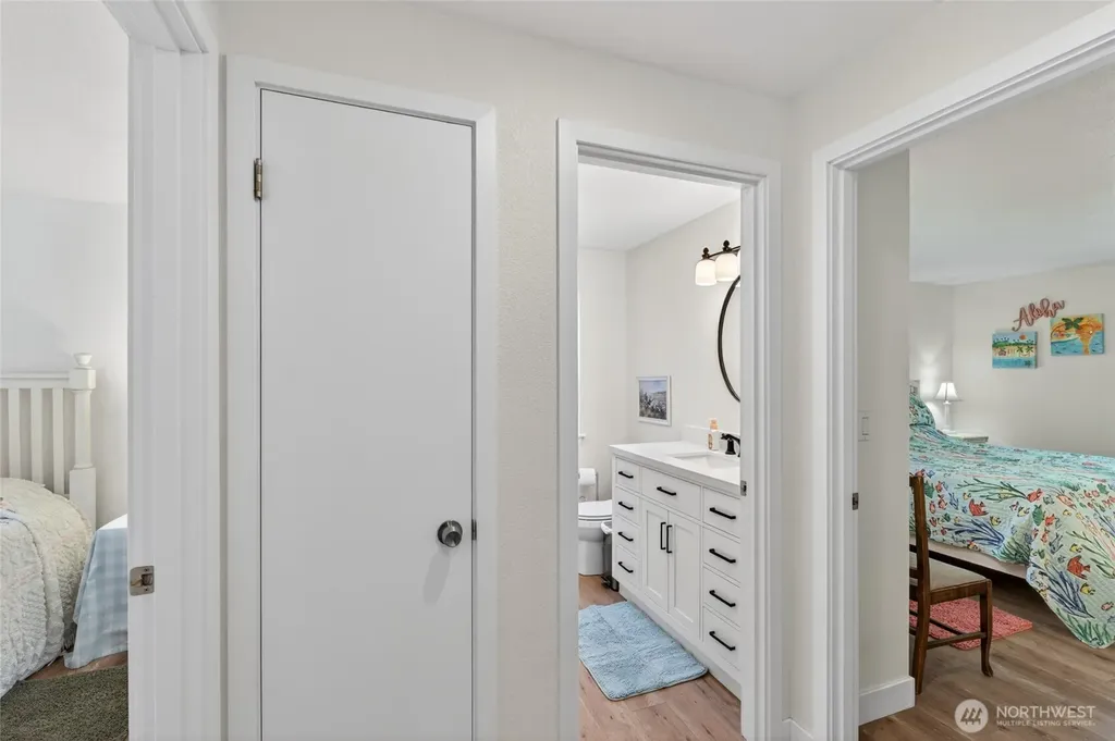 533 6th Court Fox Island WA 98333