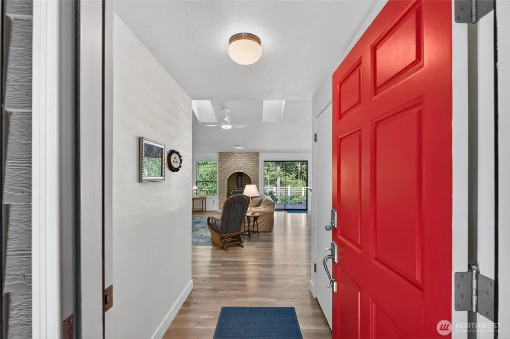 533 6th Court Fox Island WA 98333