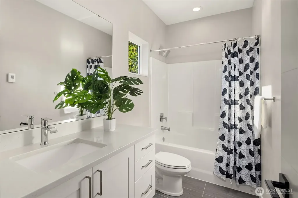 2768 SW Holden Street Seattle WA 98126