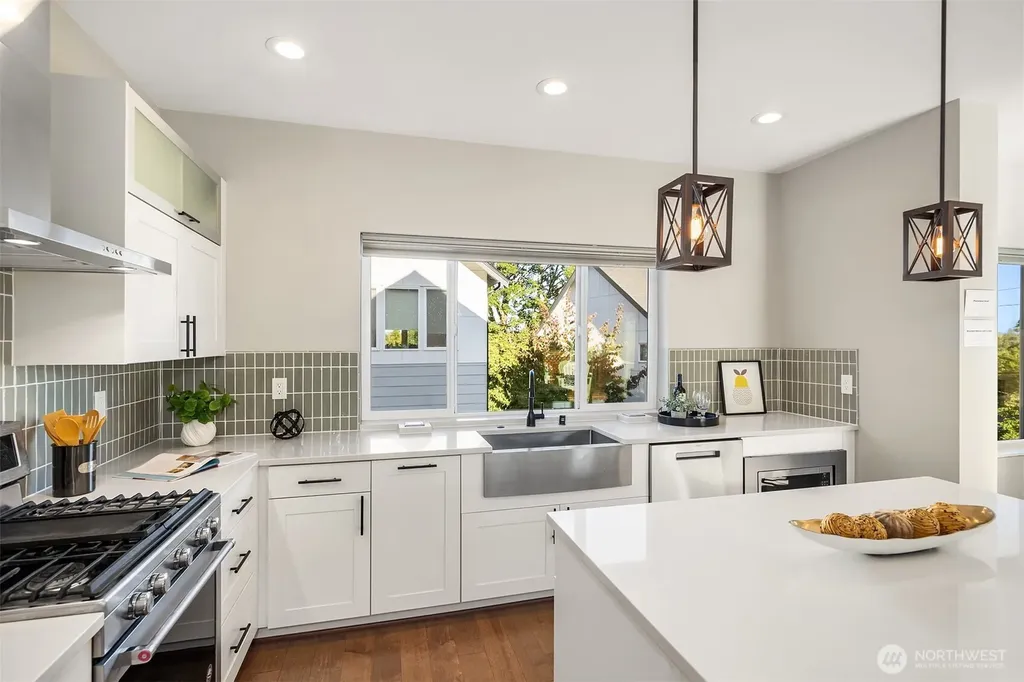 2768 SW Holden Street Seattle WA 98126