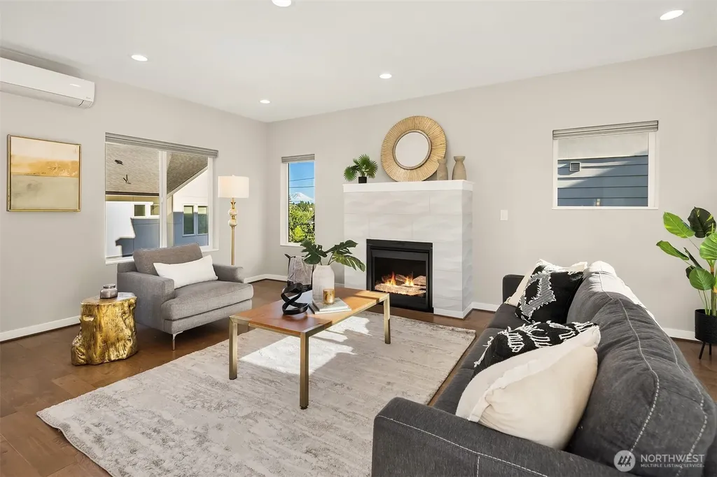 2768 SW Holden Street Seattle WA 98126