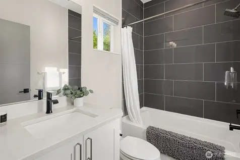 2768 SW Holden Street Seattle WA 98126
