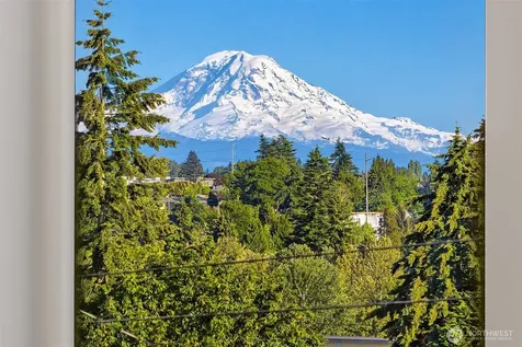 2768 SW Holden Street Seattle WA 98126