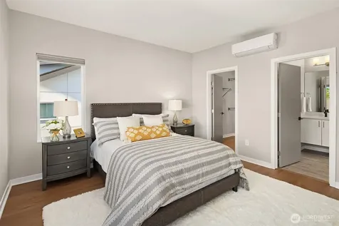 2768 SW Holden Street Seattle WA 98126