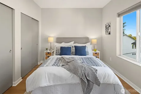 2768 SW Holden Street Seattle WA 98126