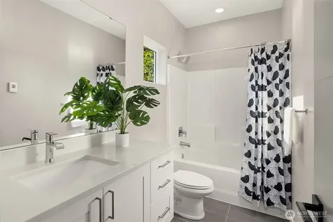 2768 SW Holden Street Seattle WA 98126