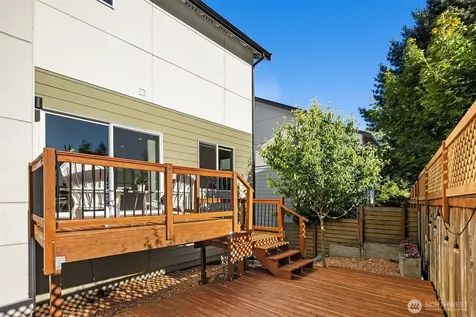 2768 SW Holden Street Seattle WA 98126