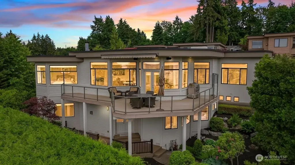 7619 115th Place NE Kirkland WA 98033