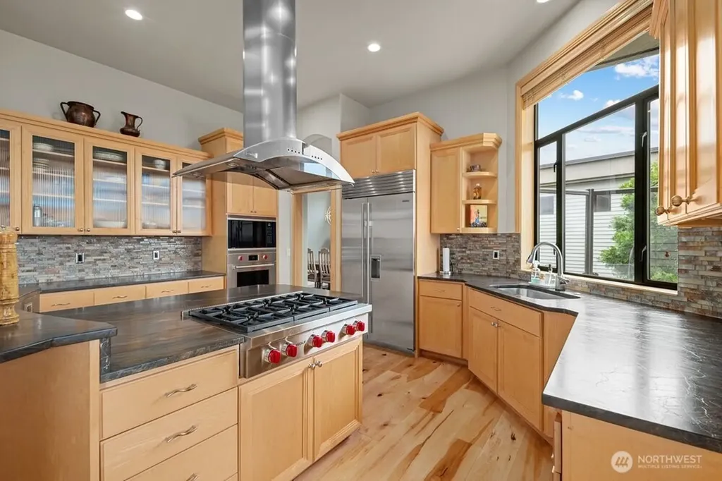 7619 115th Place NE Kirkland WA 98033
