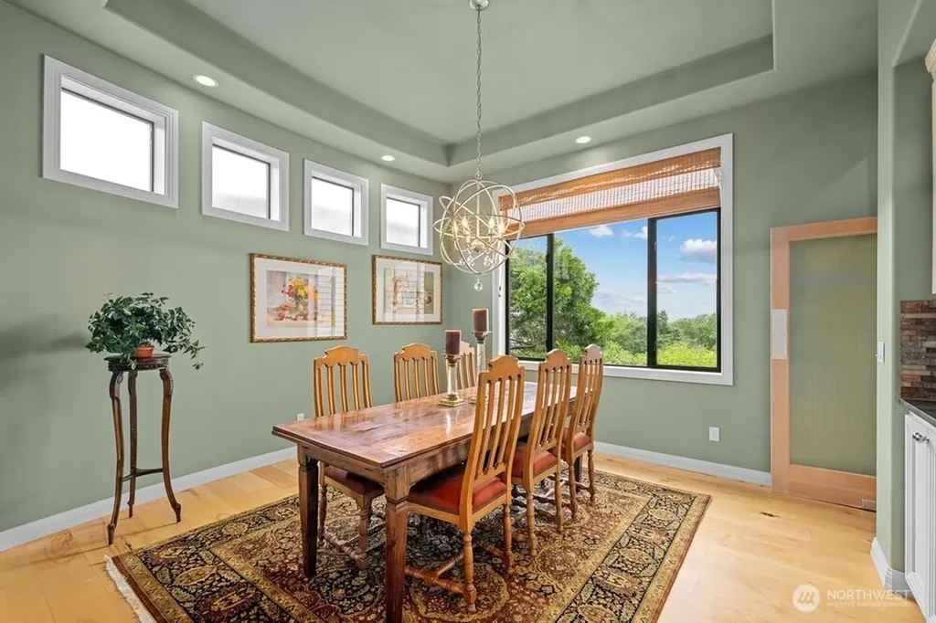 7619 115th Place NE Kirkland WA 98033
