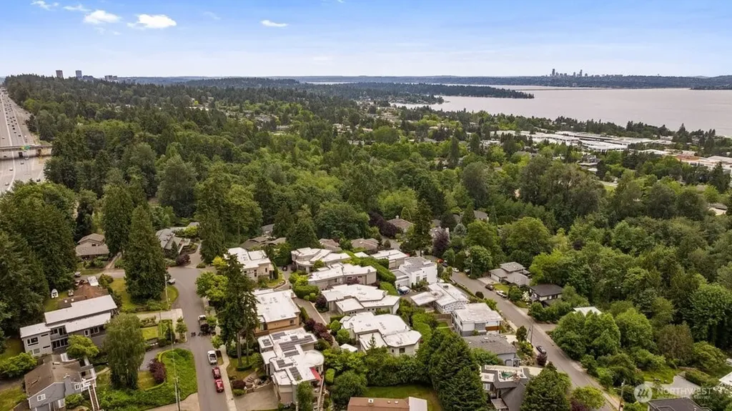 7619 115th Place NE Kirkland WA 98033