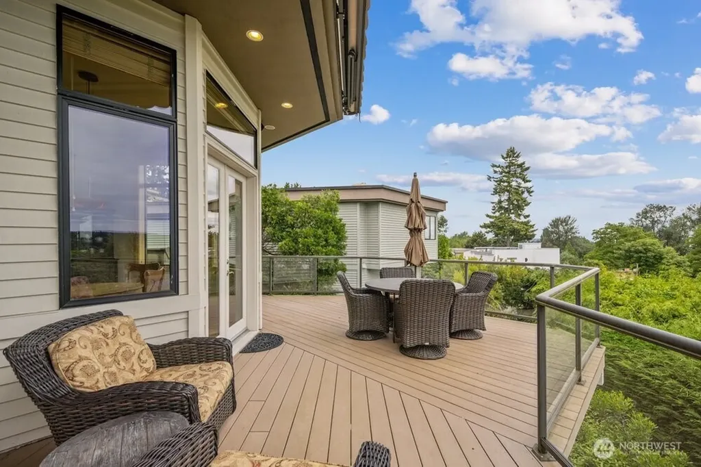 7619 115th Place NE Kirkland WA 98033