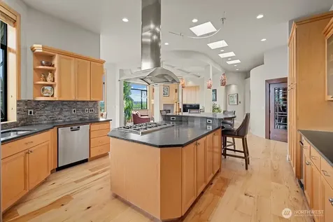 7619 115th Place NE Kirkland WA 98033